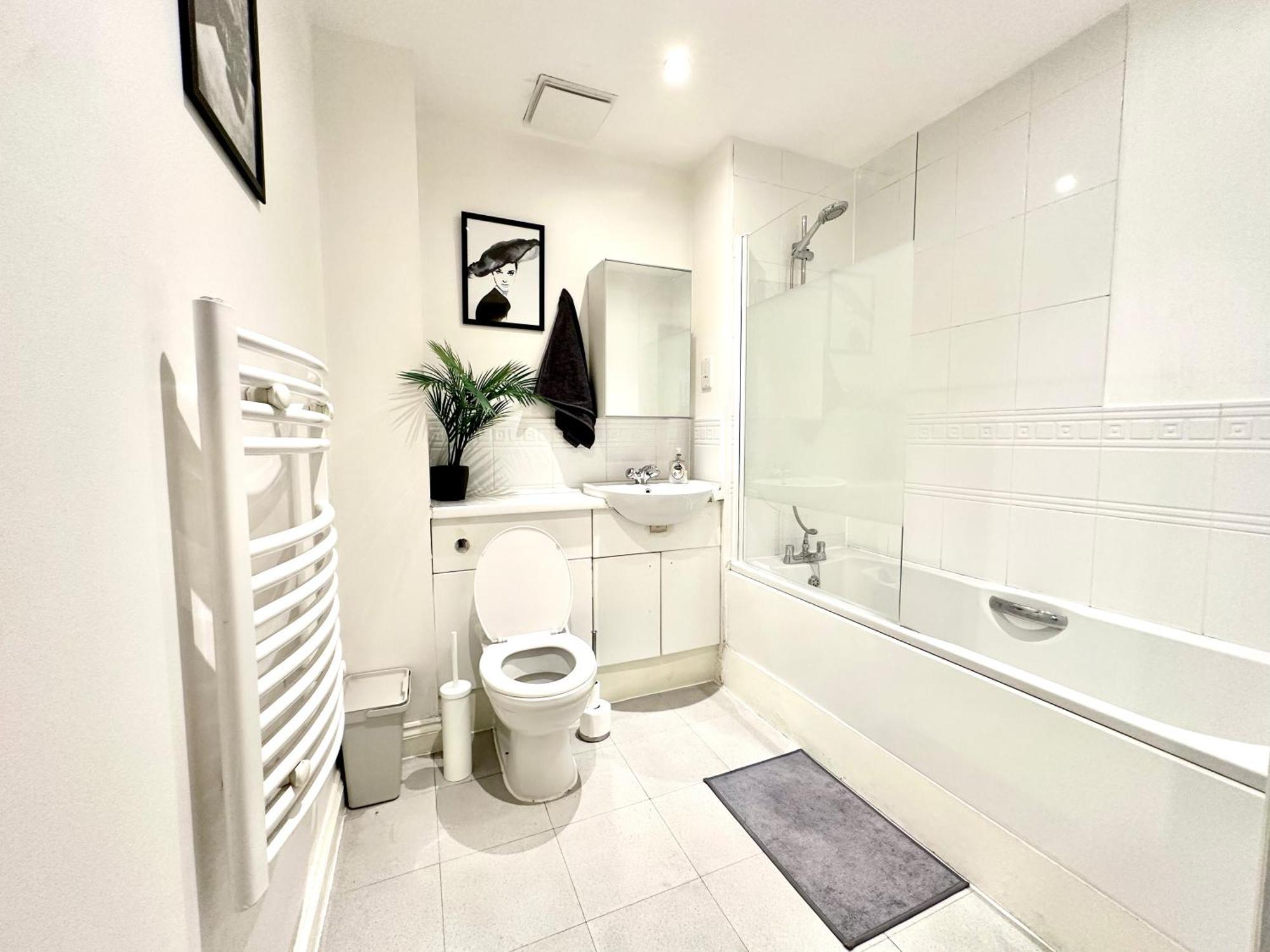 Watford Serviced Apartment, Free Parking, City Centre Exteriör bild